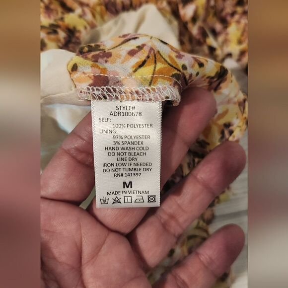 ASTR The Label Shirred Flutter Floral Yellow Chiffon Mini Dress Size Medium - Picture 13 of 13